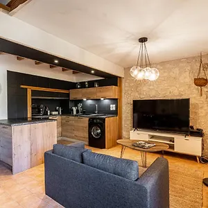  Appartement Superbe Appartement, Situe Au Coeur De La Ville. France